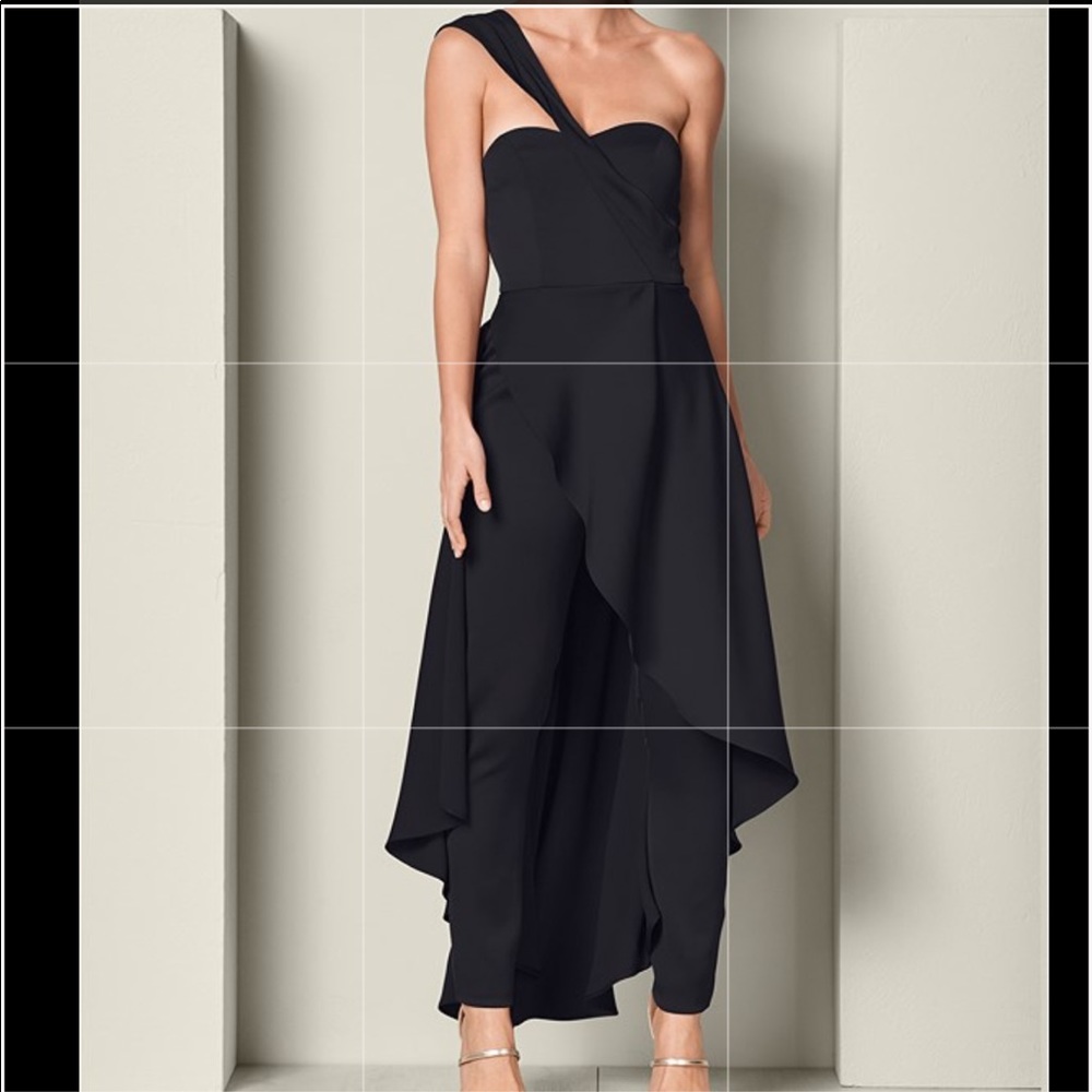 Brand new jumpsuit IN BLACK ONLY.